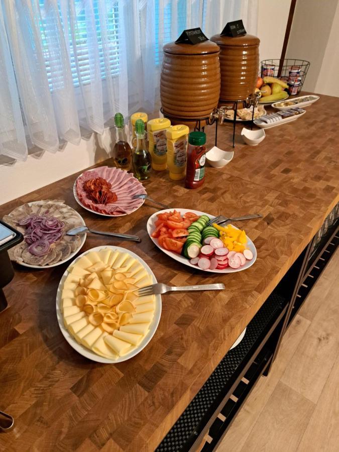 Penzion A Pizzerie Na Zalozne Kobylí Exteriör bild