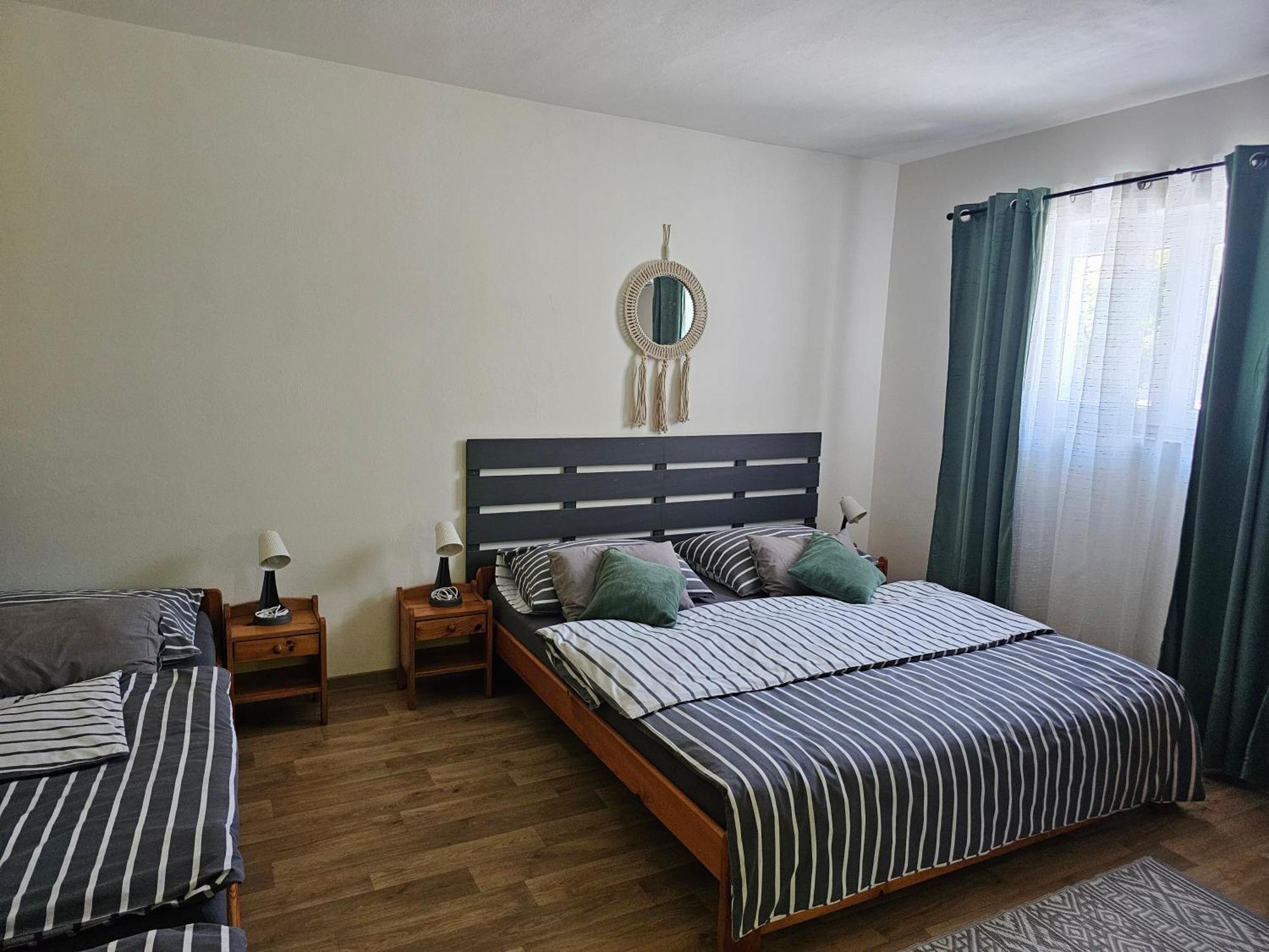 Penzion A Pizzerie Na Zalozne Kobylí Exteriör bild