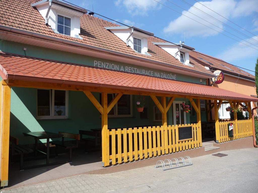 Penzion A Pizzerie Na Zalozne Kobylí Exteriör bild
