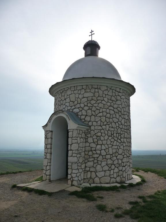 Penzion A Pizzerie Na Zalozne Kobylí Exteriör bild